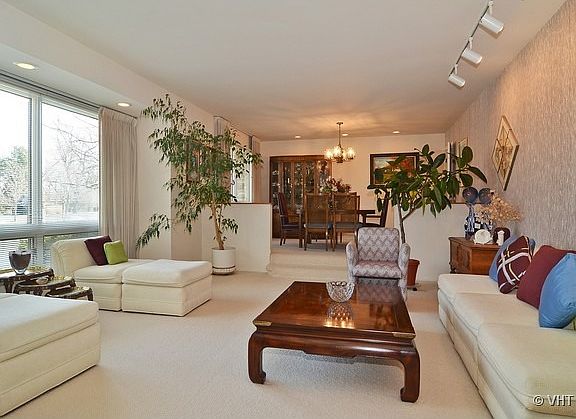 3rd image of 306 Larkspur Dr
