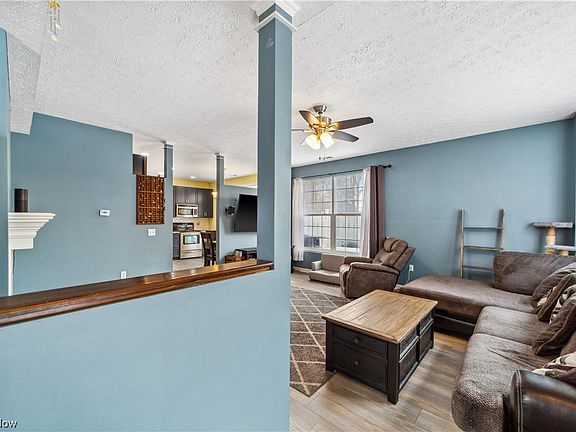 5th image of 26151 Hawthorne Ct #8B