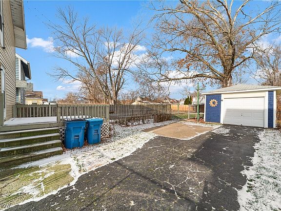 5th image of 1316 W 8th St