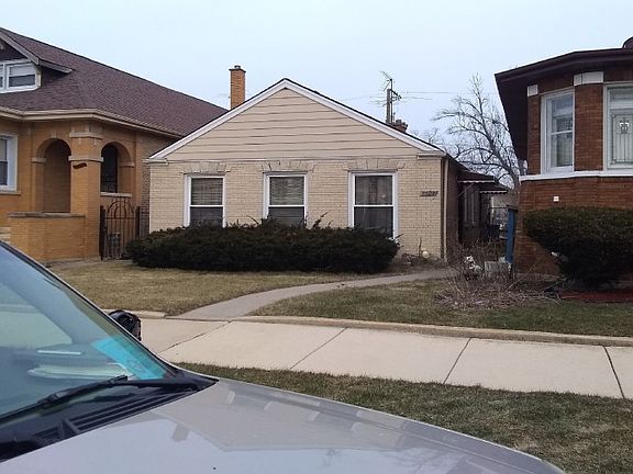 2nd image of 8123 S Wood St