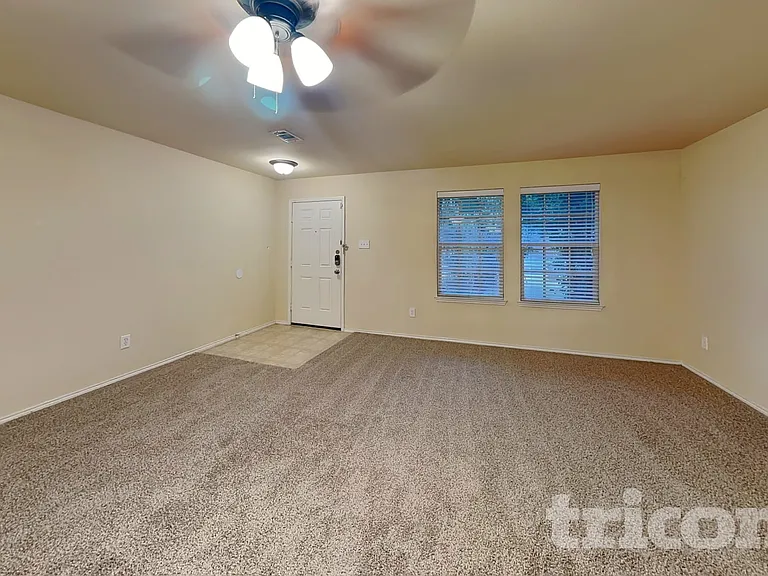 1248 Collett St — Photo 3