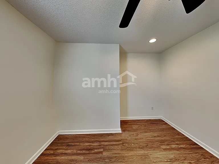 1014 Holly Park Dr — Photo 17
