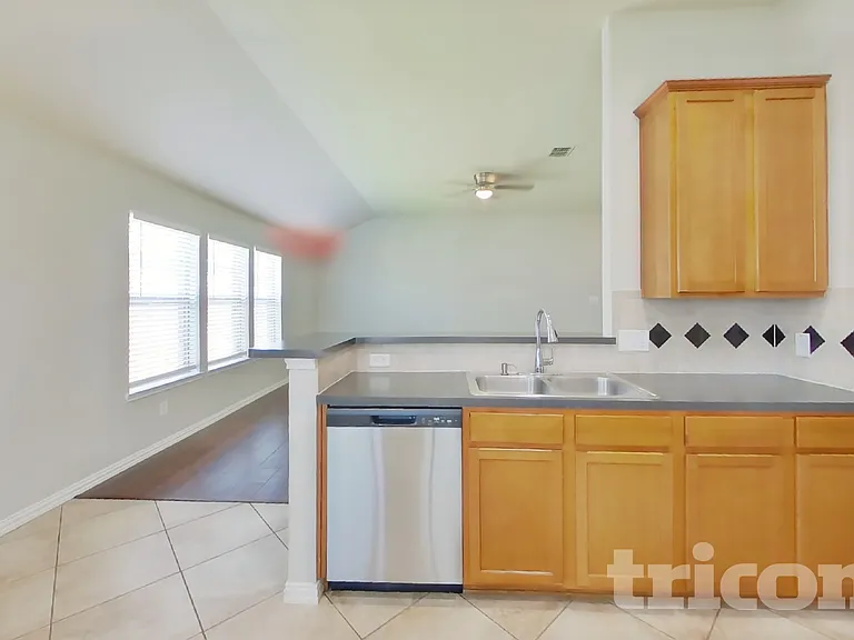 8621 Sagebrush Trl — Photo 5
