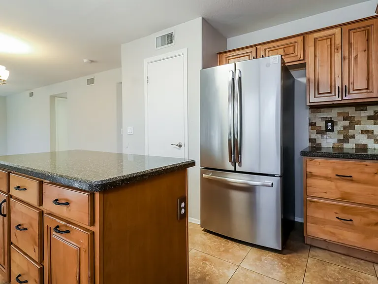 3802 N 104th Ave — Photo 8
