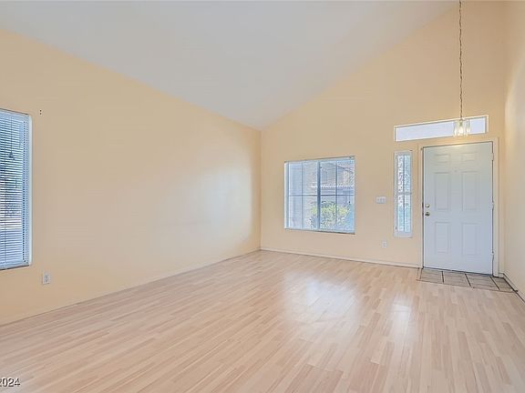 5th image of 683 Emerald City Ave