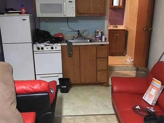 5th image of 6958 Oak St