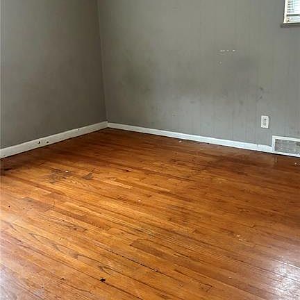 2nd image of 7009 Laupher Ln