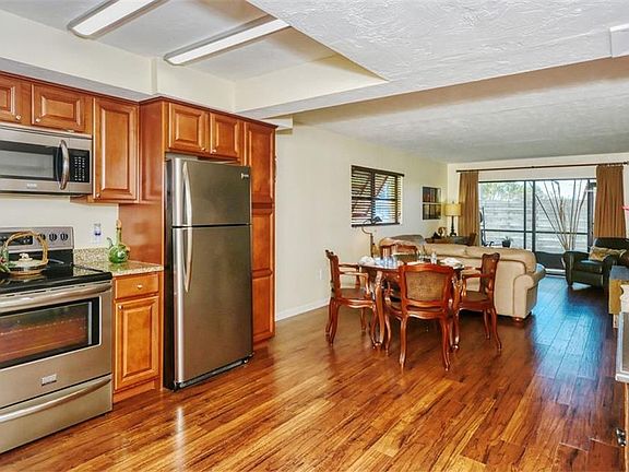 3rd image of 7281 Cloister Dr #122
