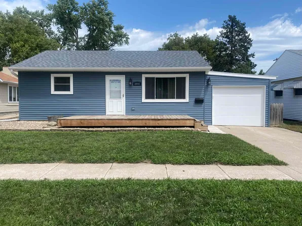 2402 W 4th St, Hastings, NE 68901