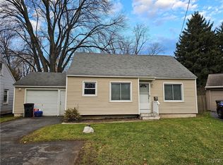 150 Rockland Dr, North Syracuse, NY 13212