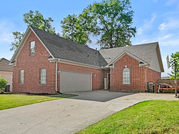 2nd image of 2365 Wilmington Dr