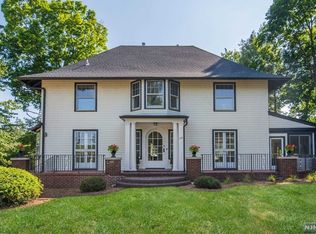 284 Godwin Ave, Ridgewood, NJ 07450