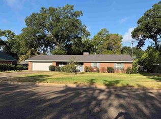 20 Rambling Rd, Longview, TX 75604