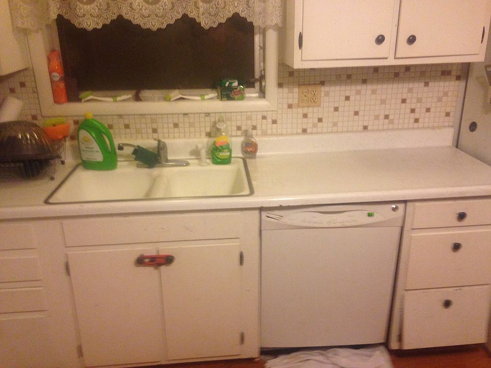 2nd image of 414 Scott St