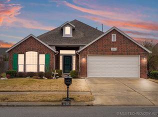 12515 S Cedar Pl, Jenks, OK 74037