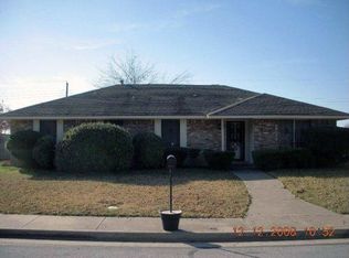 520 Davis Dr, Desoto, TX 75115