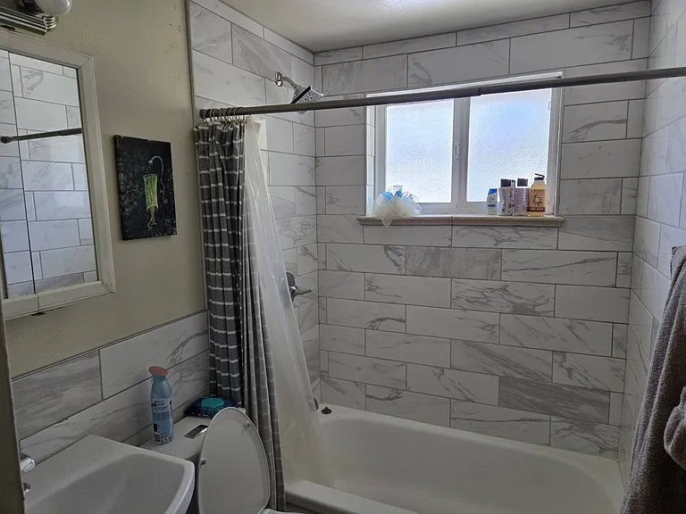 672 Cody St — Photo 6