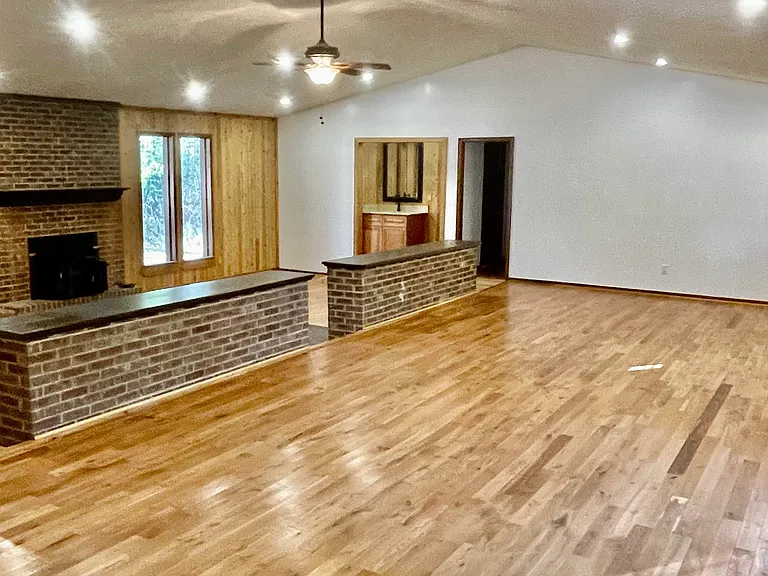 354 Woodcrest Dr — Photo 17