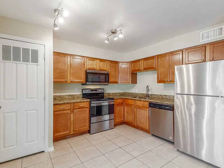 Mountain View Condos — Photo 36