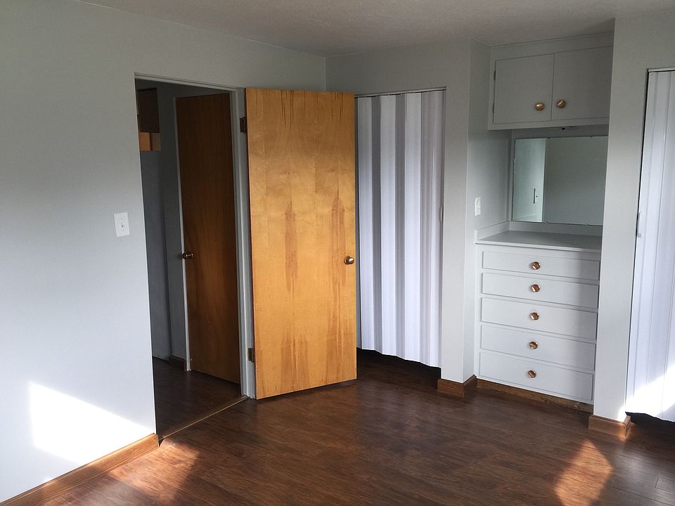 2nd image of 2216 Cannon St