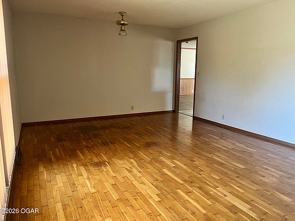 4th image of 2419 S Ozark Ave