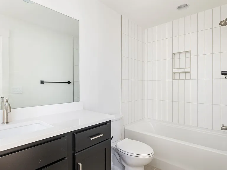 326 E Trinity Ln #C — Photo 24