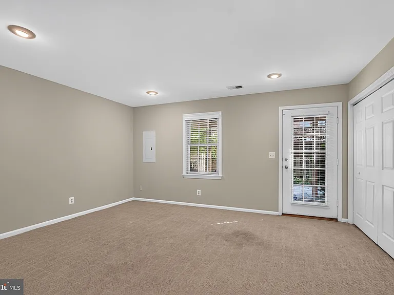 341 S Pickett St — Photo 40