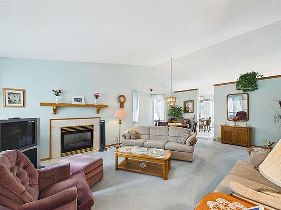 4th image of 183 S Doran Cres