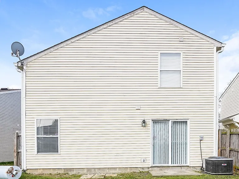 4487 Connaught East Dr — Photo 20
