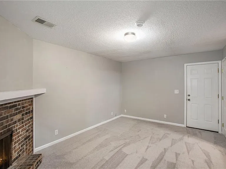 12820 S Blackfoot Dr — Photo 11