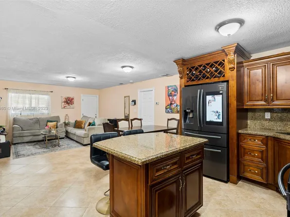 21307 NW 40th Circle Ct, Opa Locka, FL 33055