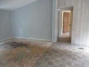 5th image of 12609 Gillespie Ave