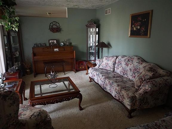 4th image of 1524 Lincoln Ave