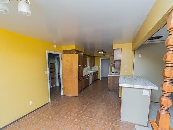 5th image of 6281 Lake Park Dr