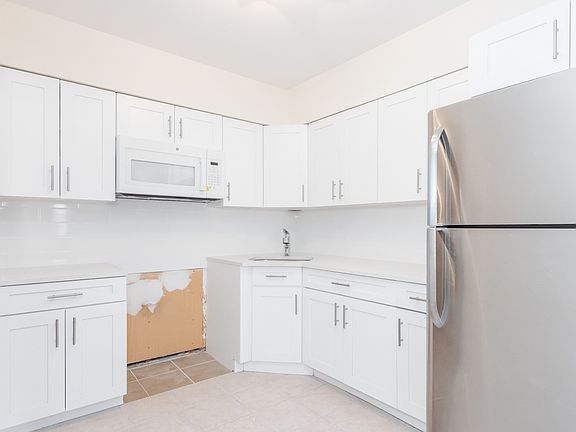 4th image of 28-45 38th St #3E