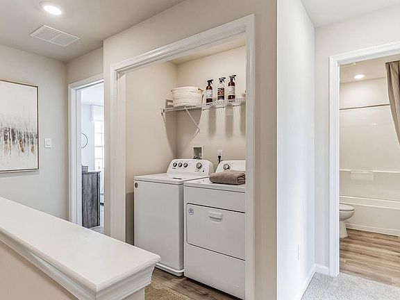 5th image of 244 Macoun Way