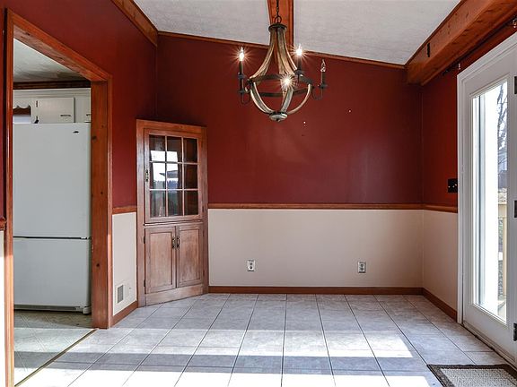 5th image of 204 Surfwood Dr
