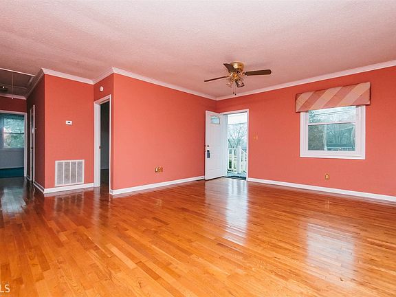 4th image of 709 N Houston Lake Blvd