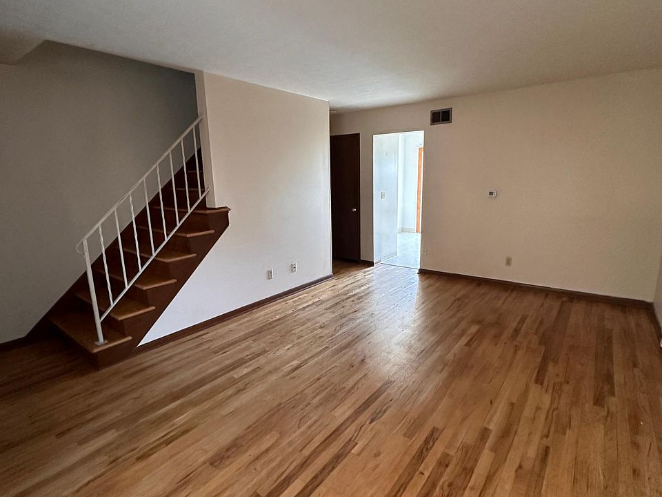 1st image of 1792 Willoway Cir S