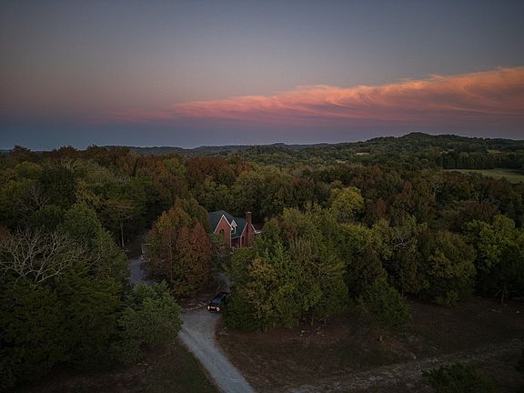 5th image of 1339 Yell Rd