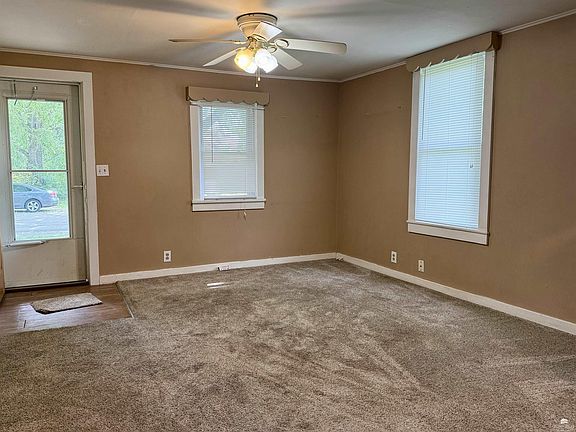 3rd image of 606 Stevens St
