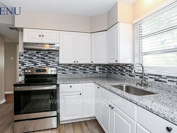 3rd image of 4662 N Lincrest Dr