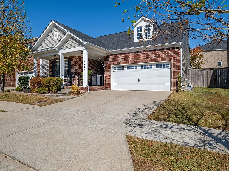 2012 Hickory Brook Dr — Photo 2