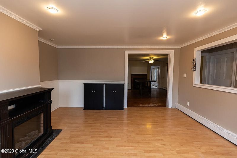 4th image of 482 2nd Avenue