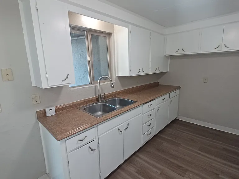 Magnolia Apartments — Photo 8