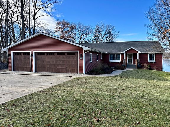 3rd image of 1181 Cedar Lk