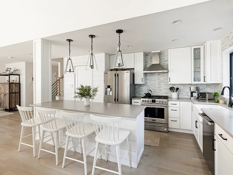 75 Duryea Ave — Photo 8