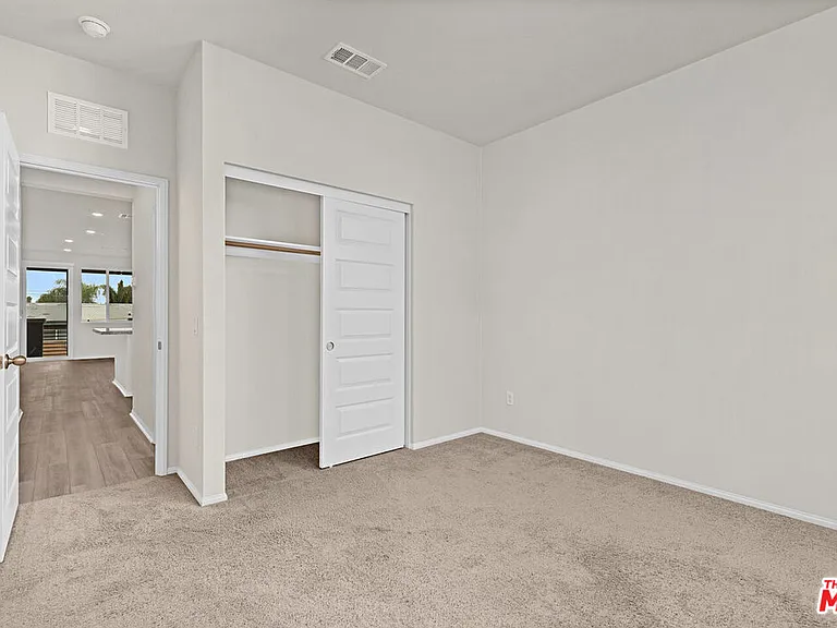 220 Lockhart Way — Photo 12