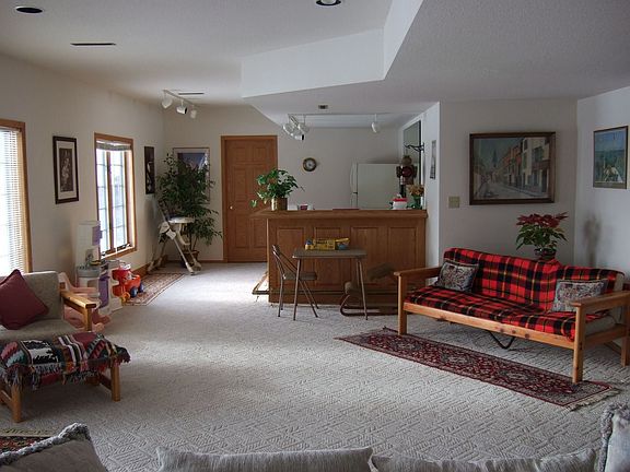 3rd image of 337 River Oaks Dr