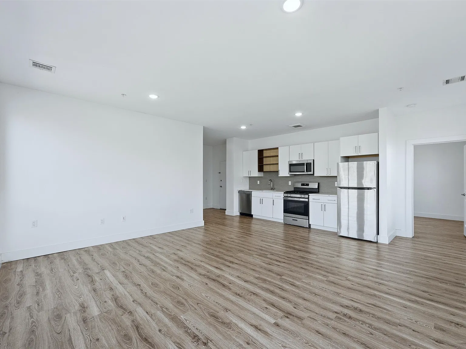 2 bed, 2.0 bath, $2,600 — Photo 4